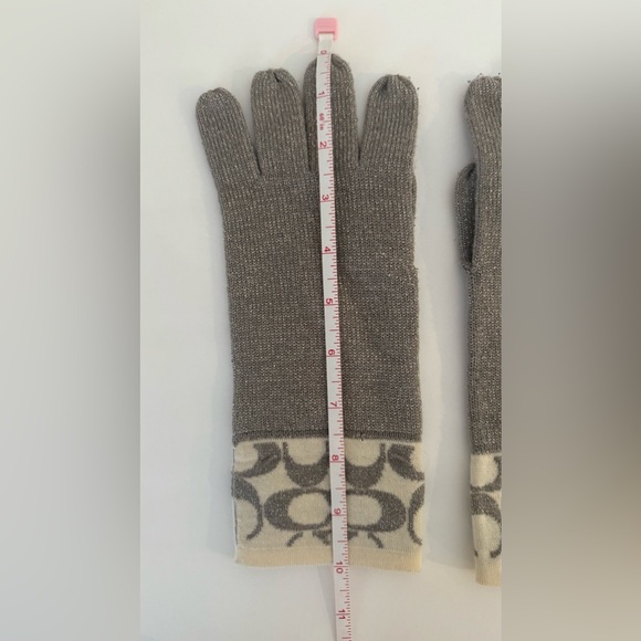 COACH Signature Logo Metallic Knit Gloves Grey Silver White Merino Wool NWOT - Picture 6 of 7